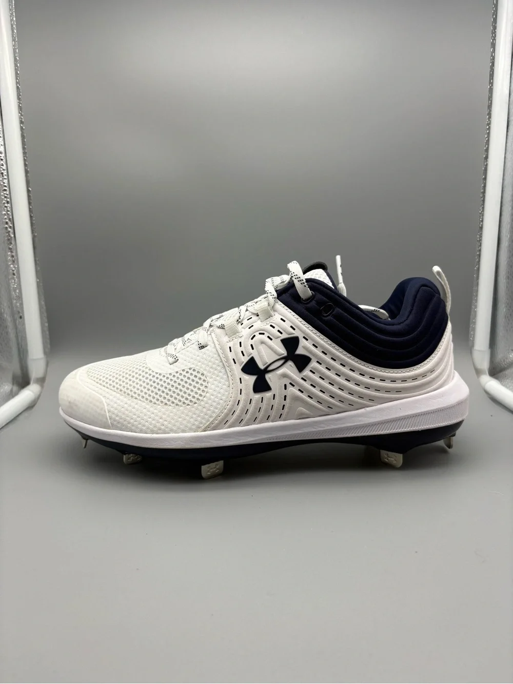 Under Armour | NEW! Glyde Fastpitch Softball Cleats - White Navy Blue ; Womens 8